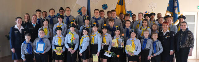 GALERII | Hiiumaa kodutütardele ja noorkotkastele jagati tunnustusi