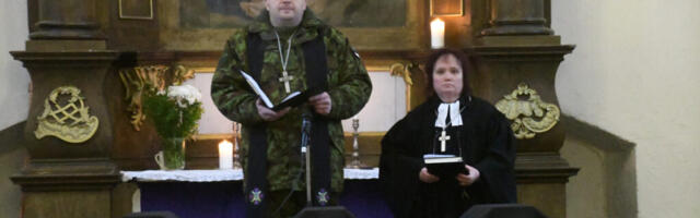 ERIK-NILES KROSS: AEG PÜSTITADA IGASSE KIHELKONDA MONUMENT METSAVENDADELE