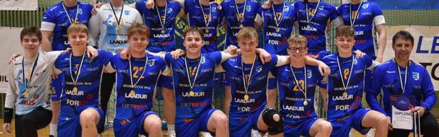 HC Keh­ra A-klas­si noor­me­hed on Ees­ti kä­si­pal­li­meist­rid