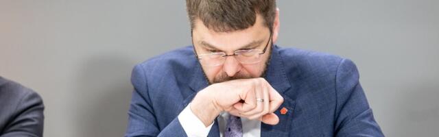 Tallinna võimutülis tõmbab niite Reformierakonna tagatuba. Tankistina kasutatakse Pärtel-Peeter Peret