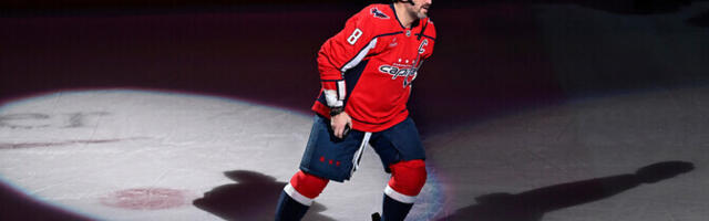 Ovetškin asutas 900 värava klubi