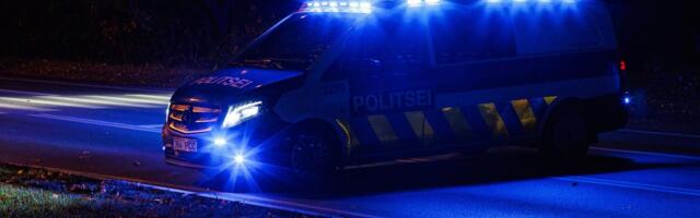 Päev liikluses_ 19-aastane noormees sõitis Kääriku hosteli ees autoga otsa kahele tüdrukule