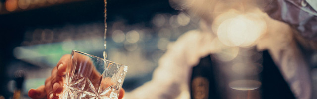 Valitsus pikendas öise alkoholimüügi keeldu kuni märtsi lõpuni