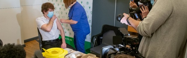 PILDID: Ministrid käisid vaktsineerimas