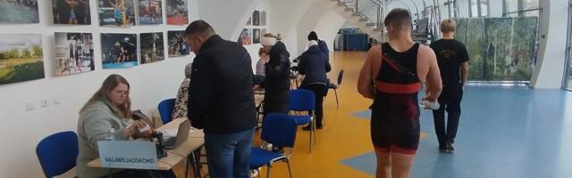 „Kui vaid lärmi vähem oleks!“ Rakvere valijatel tuleb hääletamas käia maadlusvõistlusega samas majas