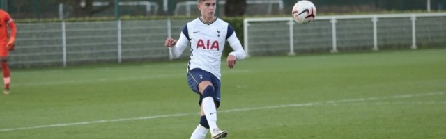 Maksim Paskotši elust Tottenhamis: mulle meeldib, et meile räägitakse vaimsest tervisest ja õpetatakse rahaga ringi käima