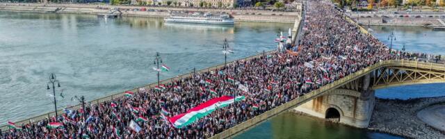 Ungari rahvuspühal kogunesid kümned tuhanded inimesed rahumarsile