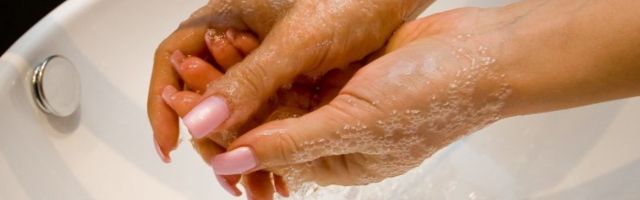 Eelista vett ja seepi: kätepuhastusvahendid võivad mõjuda toksiliselt