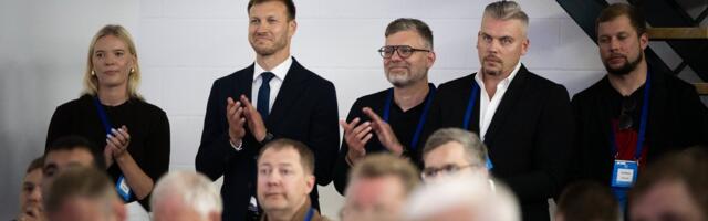 SUURES PILDIS | Jalgpalliliidu valimispäeva kõnekaimad fotod. Mis näoga reageerisid Klavan ja tema tiim kaotusele?