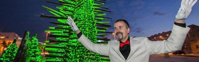 FOTOD | Siin on 96 kummalist isetehtud jõulupuud, materjaliks isegi ... tankid, rehvid ja voolikud