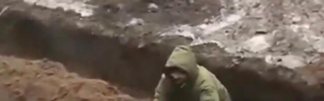 VIDEO: sõjast koju pääsenud vene mees kaevas maja ette kaeviku ja istub seal sees