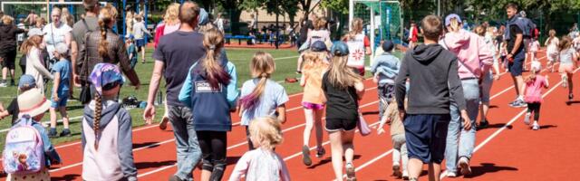 Mustamäe kogupere spordipäeval saab õppida Ameerika jalgpalli ja võtta mõõtu jooksudistantsidel