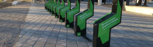 Tartu sai esimese elektrirataste laadimist võimaldava tasuta parkla