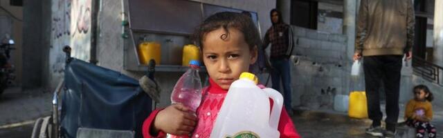 Saastunud vesi, ruumipuudus, nälg, viiruste ning gripi levik - just sellised on Gaza põgenike elutingimused