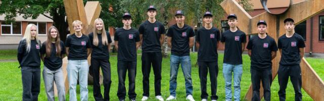 Paide jalgpalliakadeemia uue lennu pardal võtsid istet ka neli neidu