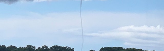 Foto: Muraste kandis tiirutas täna vesipüks