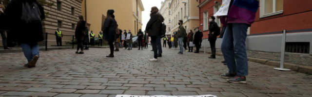 Läti seim keeldus seadustamast samasooliste paaride kooselu ERR