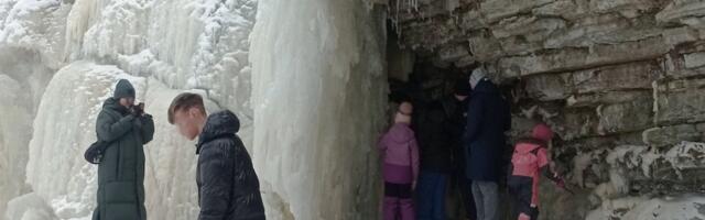 FOTOD | Inimesed ronivad Jägala joa jääsammaste all, selfi nimel unustatakse elementaarne ohutus