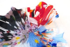 Kunstiaknal Kai Kaljo näitus „Eksperimendid mikrokosmosega“