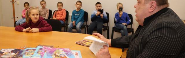 Eduard Kont tutvustas lastele oma uusi raamatuid