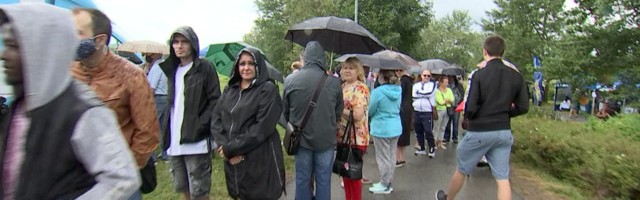 Reporter: Lasnamäel söödi Pae pargis pirukaid ja «pandi õlg alla»