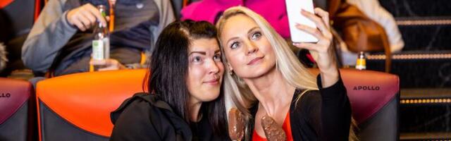 Romantikud pidasid pidu ohtra tantsu, muusika ja liigutuspisaratega