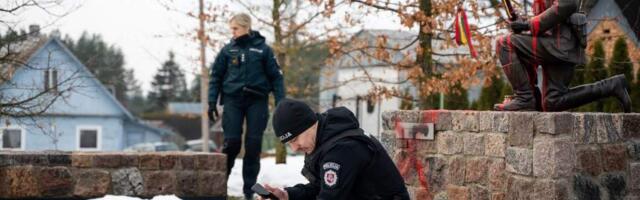 Литовский суд приступит к рассмотрению дела об осквернении памятника Раманаускасу-Ванагасу