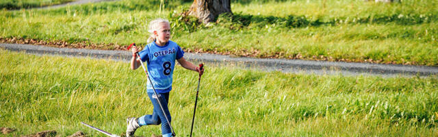 Otepääl suusatati rohu peal