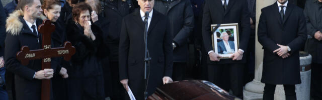 Zvezdan Terzić skrhan bolom zbog smrti oca: Održao emotivni govor na sahrani, pa zaplakao (FOTO/VIDEO)