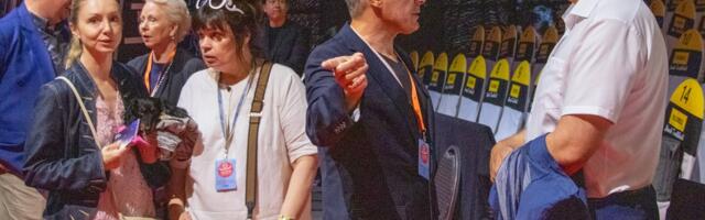 FOTOD | Saaremaa ooperipäevad kuulutasid välja tuleva aasta peaesineja. Hiljuti abiellunud Ain Anger väisas abikaasaga avamistseremooniat