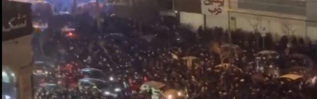 Vaatlejad: Iraani režiim võitleb ellujäämise nimel