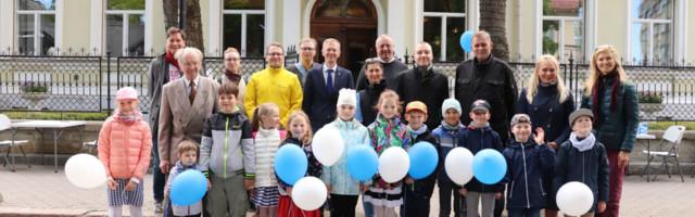 LINNAVOLINIKUD JÄID KABETAVATELE LASTELE ALLA