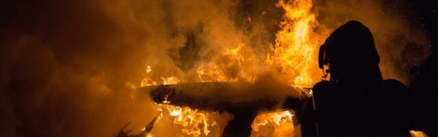 U Podgorici "bukti rat": Nakon demoliranja lokala, Turčinu zapalili vozilo na auto-placu!