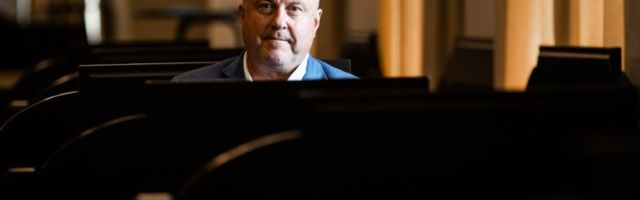 Ahistamisskandaalis Aivar Mäe sai mullu palka juurde, teenib nüüd peaministriga sama raha