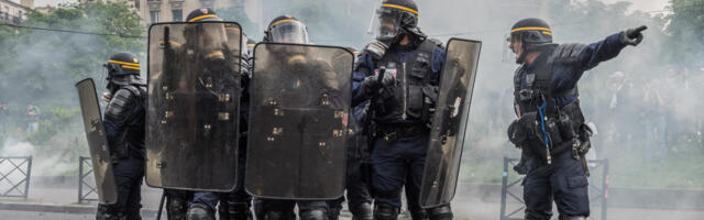 Pariisi endine politseiülem: peagi hakkame presidendipaleed turvama sõjaväega