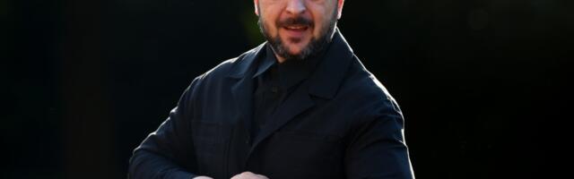 SÕJAKOKKUVÕTE | Zelenskõi pani ülikonna selga