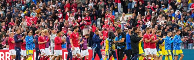 Christian Eriksen kukkus taas väljakul kokku, mäng katkestati