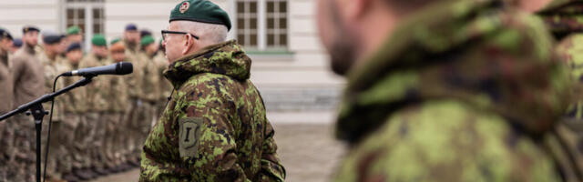 Diviis tähistas kaitseväe aastapäeva piduliku rivistusega