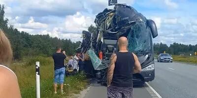 PILTUUDIS: Lux Expressi buss rammis veokit