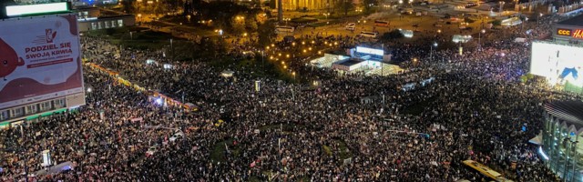 Poola naised võivad kaotada õiguse seaduslikule abordile – pool miljonit inimest kogunes tänavatele