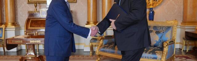 KLÕPS | Kuningas Charles III esitleti esimesi tema portreega Ühendkuningriigi rahatähti