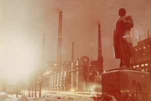 Tuttava linna tuled  – Ees ootas meri