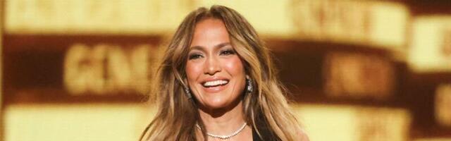 VIDEO | Lasvasõu kiskus kuumaks! Jennifer Lopez suudles laval nii oma mees- kui naistantsijatega