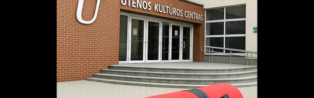 Leedus jätkub sõda sümbolitega: nüüd loobutakse punasest vaibast