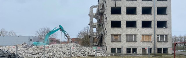 Narva käib ehitamata jäänud hotelli võla pärast ettevõtjaga kohut