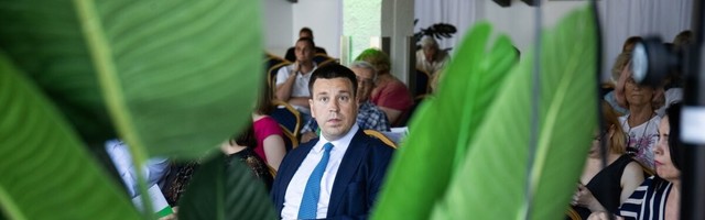Peeter Ernits presidenditrallist: esmaspäeval on jälle näha, millise küüliku Jüri Ratas kübarast välja tõmbab