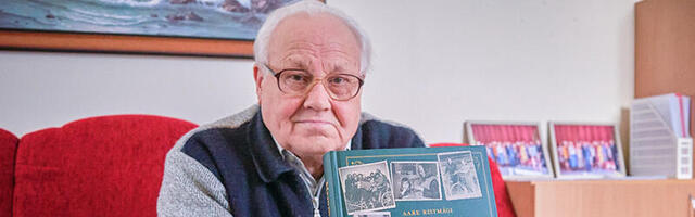 Õpilaste tagant torkimisest valmis telliskivi-mõõtu ajalooraamat