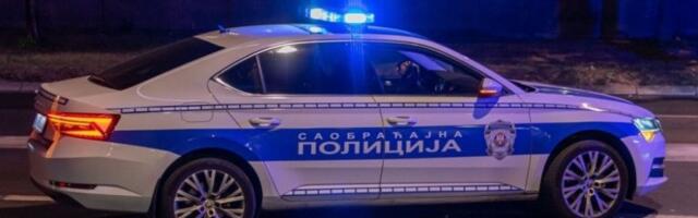 LANČANI SUDAR KOD BEOGRADSKOG AERODOROMA! Taksi se zakucao u policijsko vozilo!