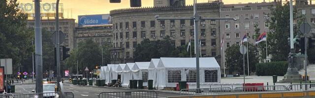 Vučić se nada da će šatori ispred parlamenta biti uklonjeni do Nove godine: "Daću sve od sebe"