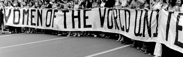 SUUR LUGU – Suur feminiseerumine